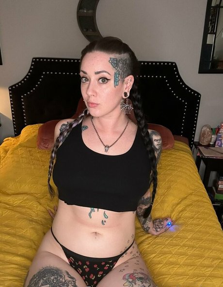 lindseyjenningz estrella galería