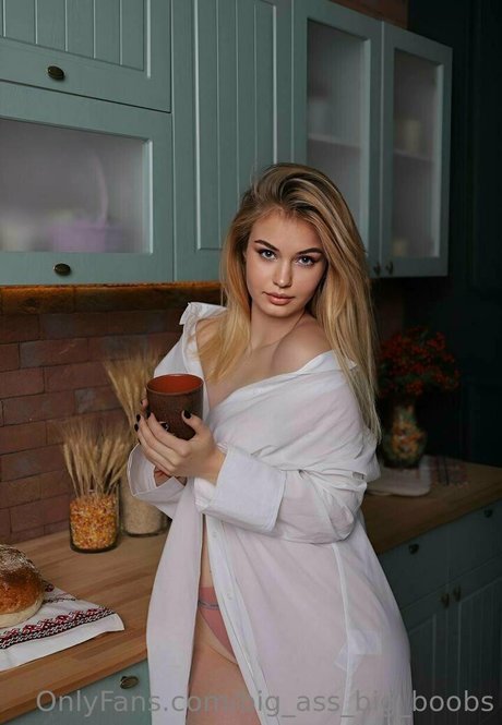 big ass big boobs modelo desnudos imágenes