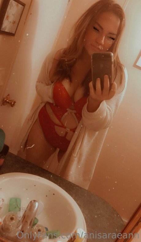 anisaraeann actriz sexual foto