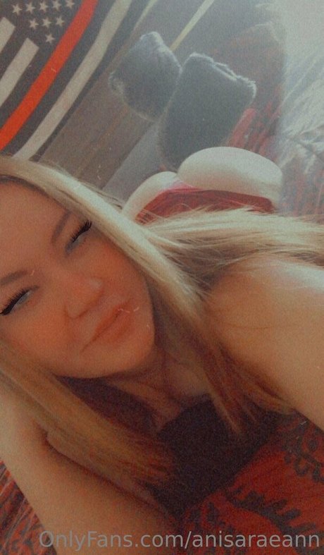 anisaraeann modelo mejor imagen