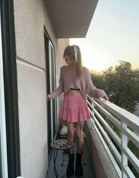 Skatie420 bonita estrella porno imágenes