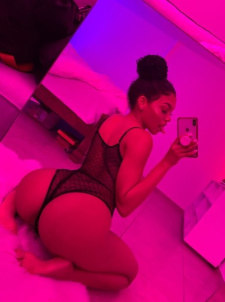 xttiona actriz desnuda imagen