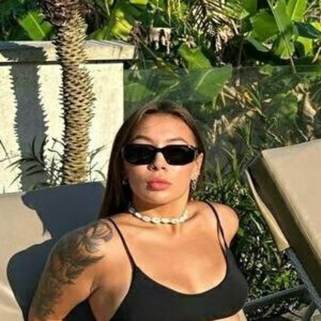 Sasha asian estrella porno de arte galería