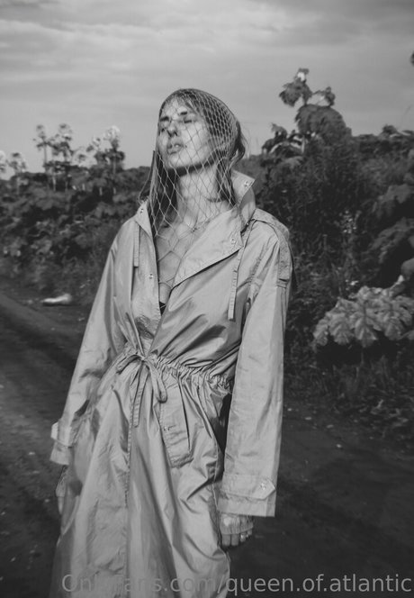 queen of atlantic bonita actriz imágenes