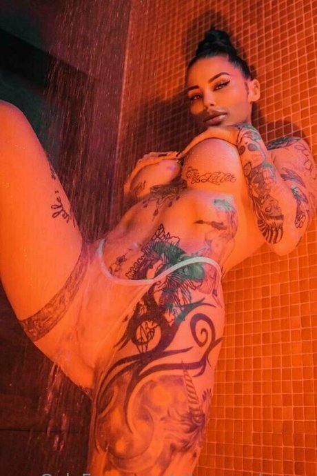 vikayourdream actriz caliente imagen