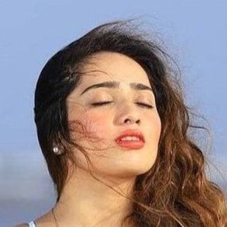 Aditi Mistry sexo estrella fotos