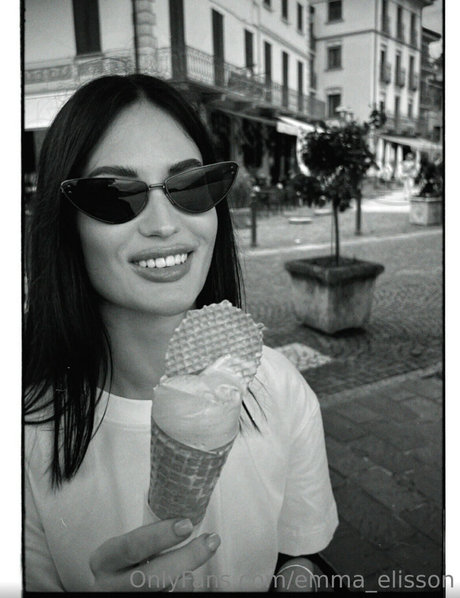 emma elisson hermosa estrella porno foto