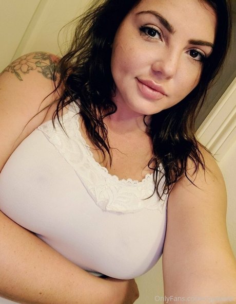 pelirroja tetas grandes onlyfans hermosa sexy foto