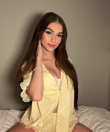 Julia Merekoulias actriz porno imágenes
