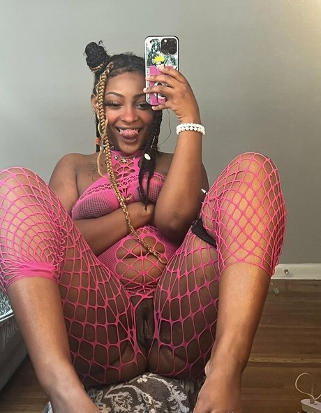 walkngenocide buena estrella porno foto