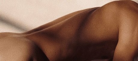 officailarq actriz desnuda fotos