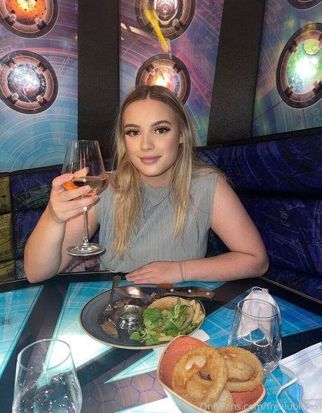 freelubielexi estrella porno gratis imagen