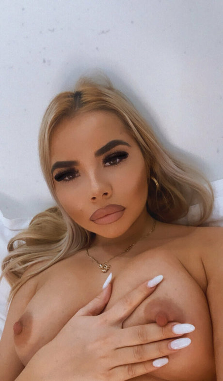 sofiiaess hermosa estrella porno imágenes