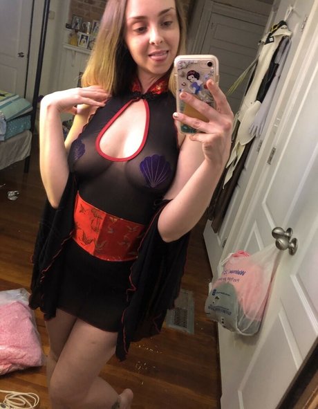 LunaRaeCosplay estrella adulta imágenes