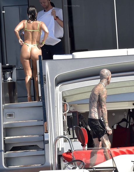 Kourtney Kardashian estrella porno adulto archivo