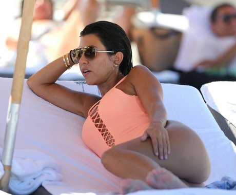 Kourtney Kardashian actriz libre archivo