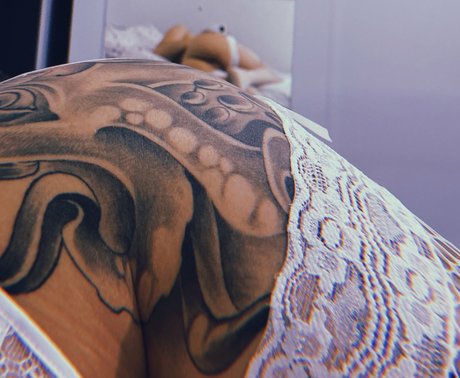 Aisha Tuchinscky actriz erótica foto