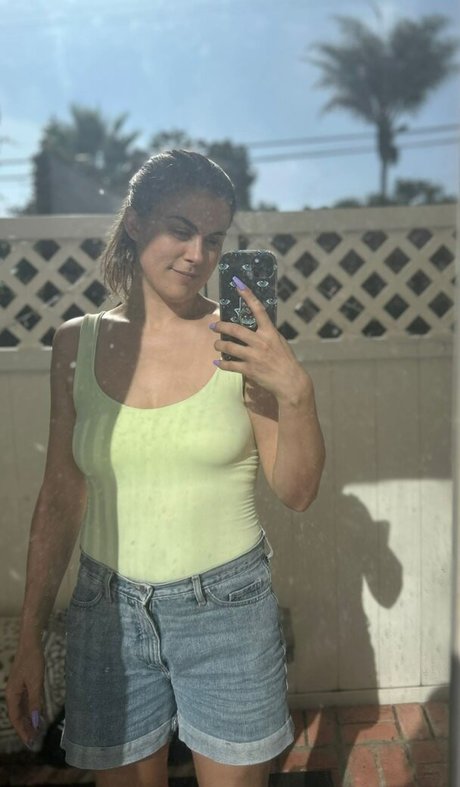 Lindsey Shaw estrella porno fotos