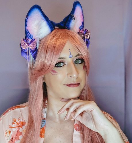 kimonokitsune modelo atractivo galería