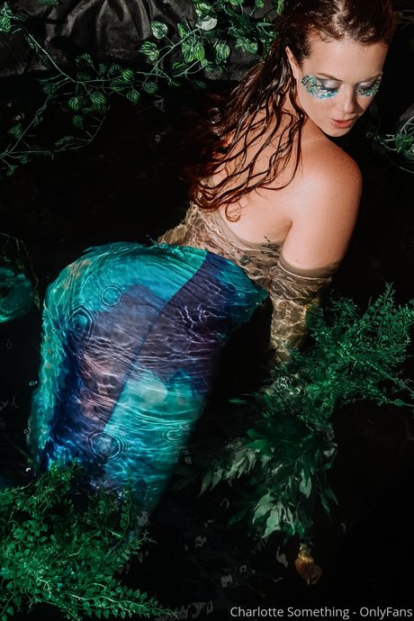 Charlotte Something desnudos de modelos imagen