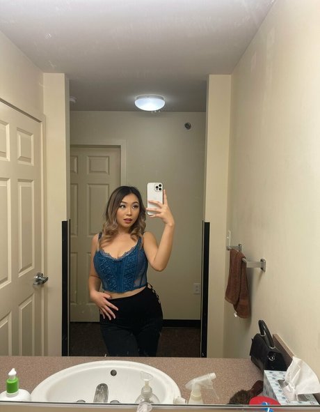 Lizzievx modelo desnudo galería