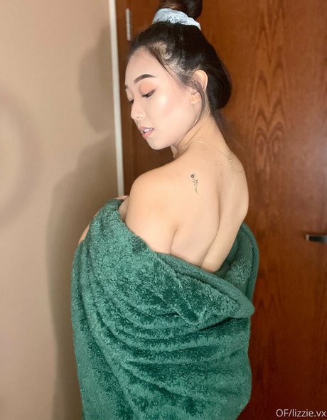Lizzievx xxx estrella porno galería