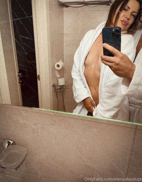 Elena Ptena actriz desnuda archivo