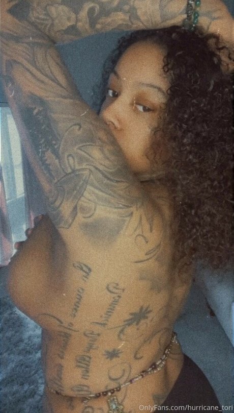 hurricane tori desnudos de estrellas archivo