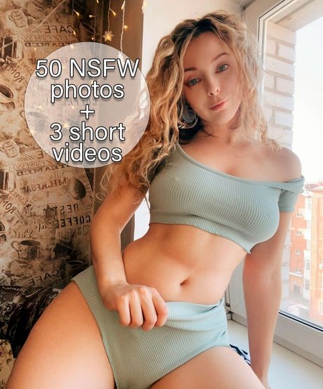 Mayweda Cosplay estrella porno de arte foto