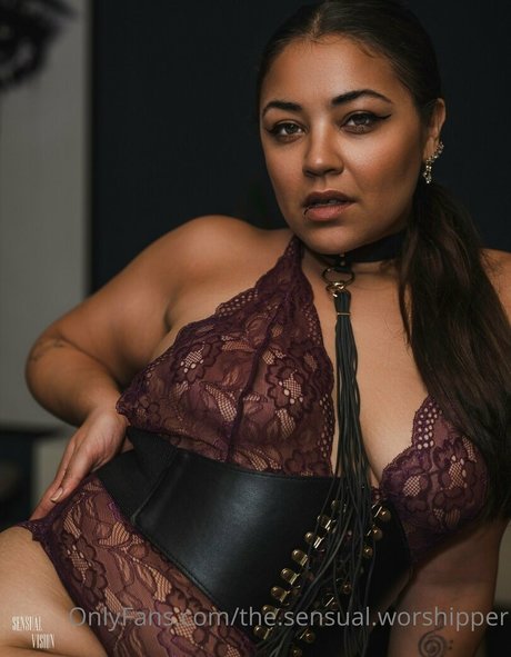 the sensual worshipper estrella porno adulto imágenes