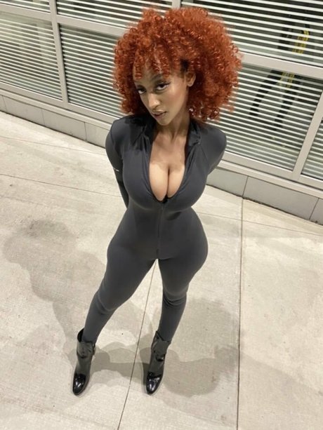 Solaya Ismail estrella del sexo galería