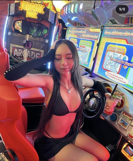 Titknee modelo desnudo imagen