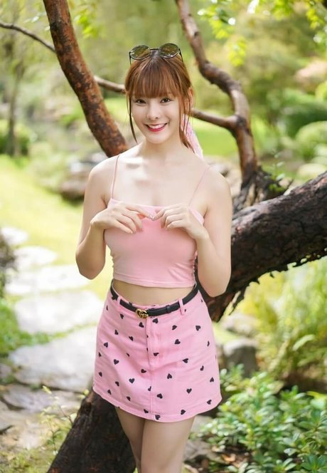 Beeko Pinknavy modelo erótico galería