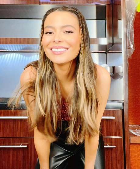 Miranda Cosgrove estrella porno archivo