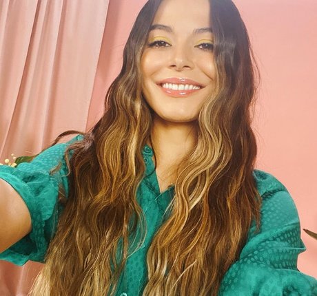 Miranda Cosgrove desnudos de estrellas porno galerías