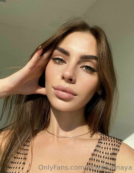 irinasivalnaya estrella atractiva galería