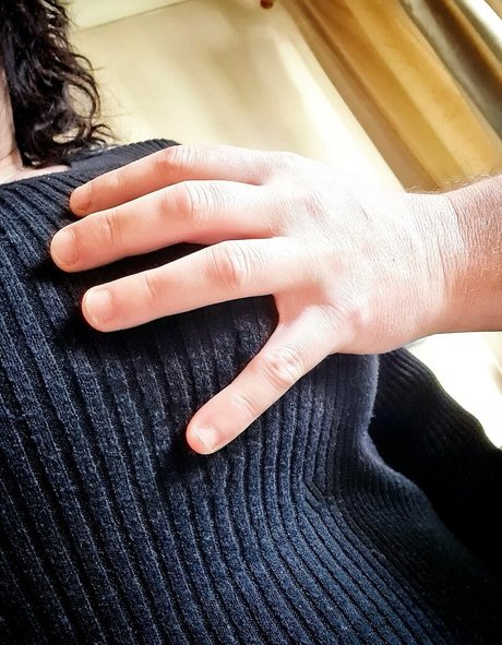 maturebustymom modelo erótico foto