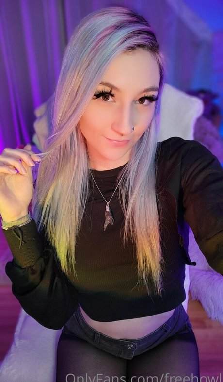 freehowl estrella desnuda imágenes