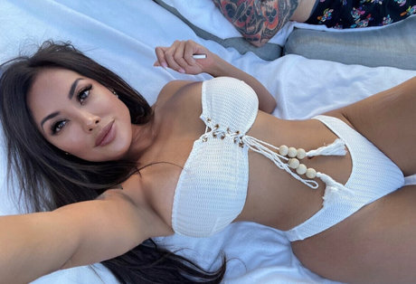 Kaylani Lei modelo archivo