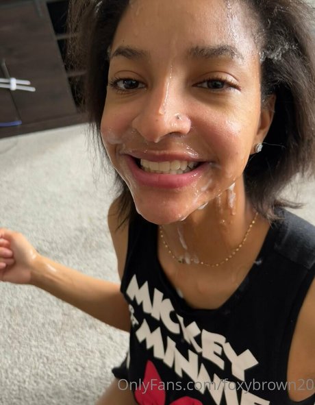 Foxybrown20 modelo sexy foto
