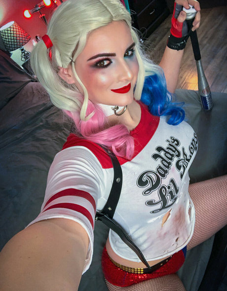 AlsoAshley estrella libre galerías