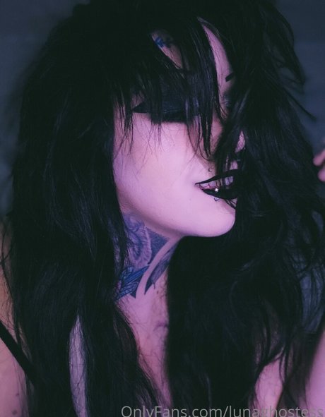 Luna Ghostess actriz fotos