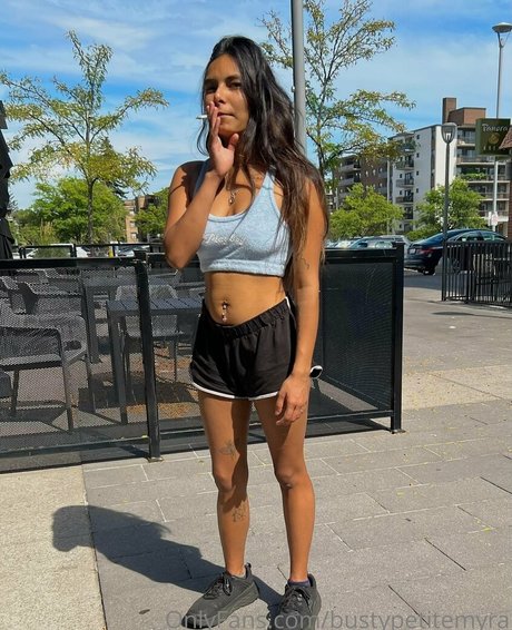 bustypetitemyra actriz de alta definición galerías