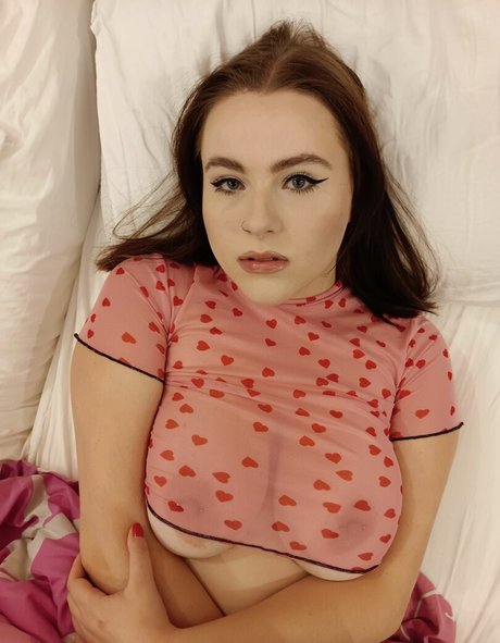 BustyQueenVicky estrella porno de arte foto