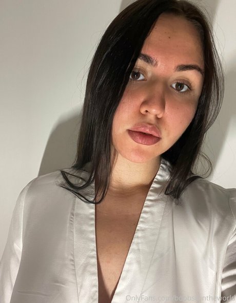 facedownassuup hermosa modelo archivo