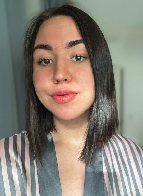 facedownassuup arte modelo fotos