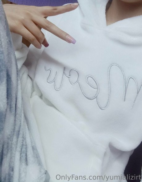 yumializirt modelo erótico imagen