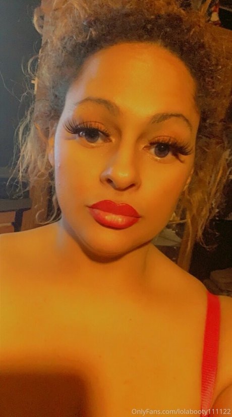 lolabooty111122 modelo pornografico imagen