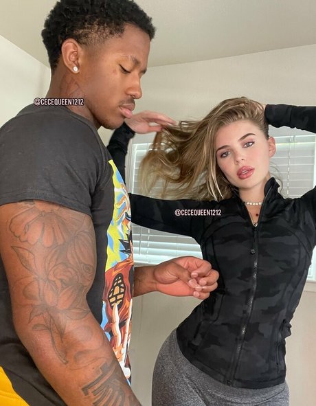 Cecily Demille hermosa estrella porno imagen