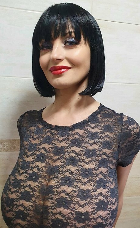 lbukawski estrella porno foto